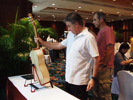 Guitar lovers tried out instruments from some of the top guitar makers.